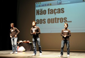 Nao_facas_aos_outrosLAMEGO2013