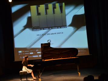 Escola de Música distinguiu pianistas