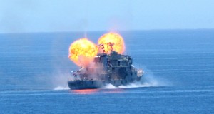 Início do afundamento da fragata - Arquivo CMP_Filipe da Palma