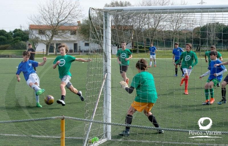 Os Jogos Desportivos Municipais realizaram-se nos passados dias 21 e 22 de março no Estádio Municipal onde participam cerca de 1100 alunos.