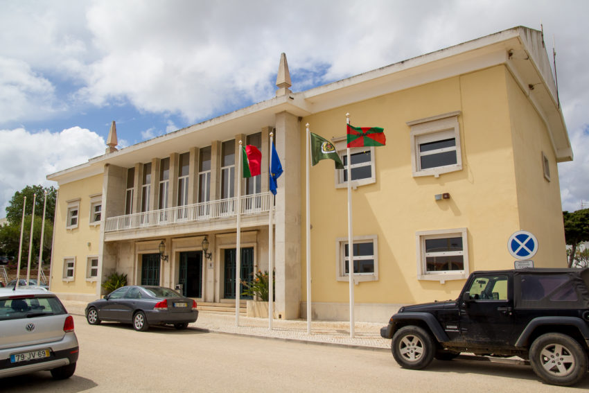 A Câmara Municipal de Vila do Bispo é a mais transparente do país, ocupando, assim, o 1º lugar do ranking dos 308 municípios mais transparentes do país, segundo os dados apresentados pela organização não-governamental Transparência e Integridade, Associação Cívica.