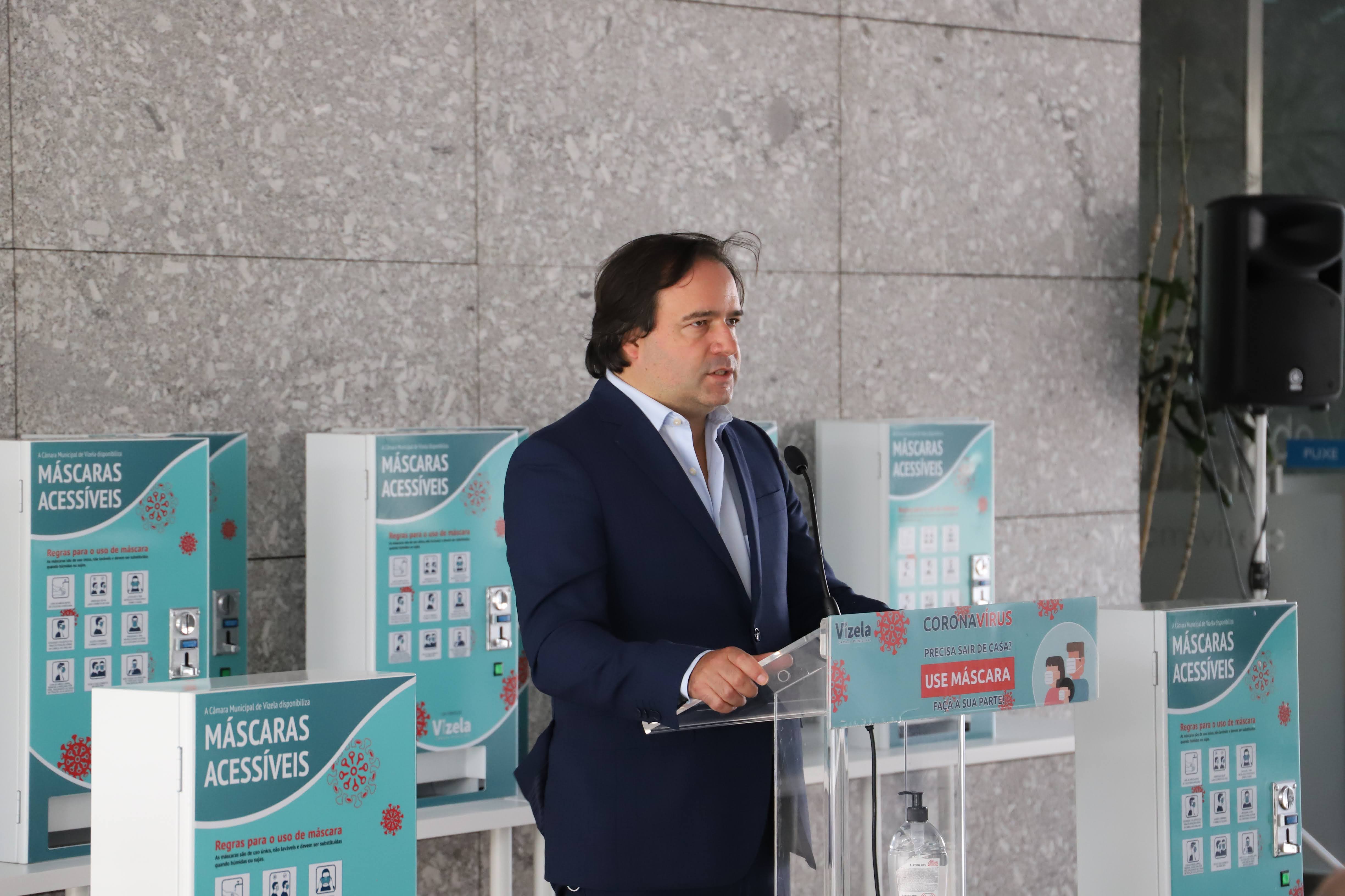 Vizela dá mais 100.000 máscaras e instala 20 máquinas dispensadoras