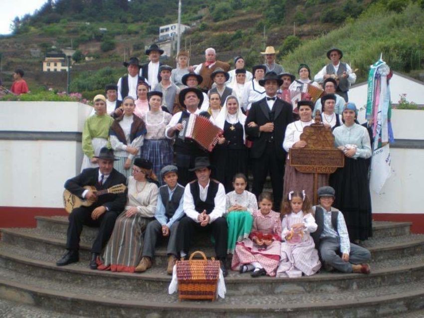 O Rancho Folclórico do Grupo Musical Macinhatense esteve na Madeira em 2012