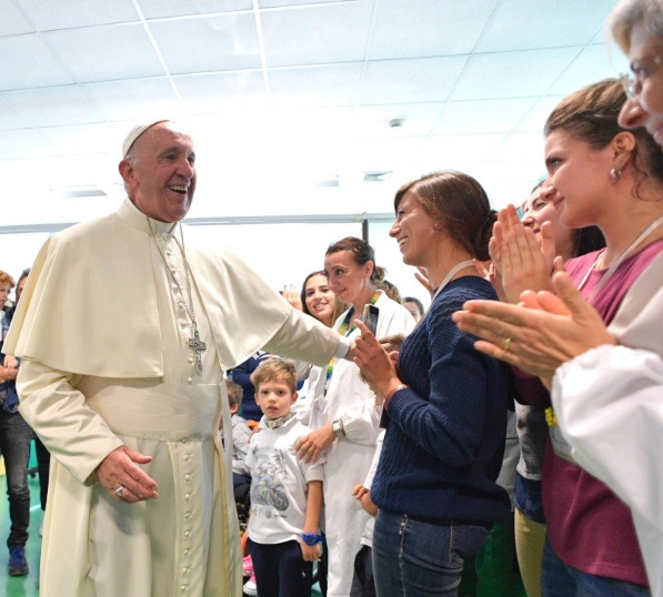 Jovens e papa Francisco