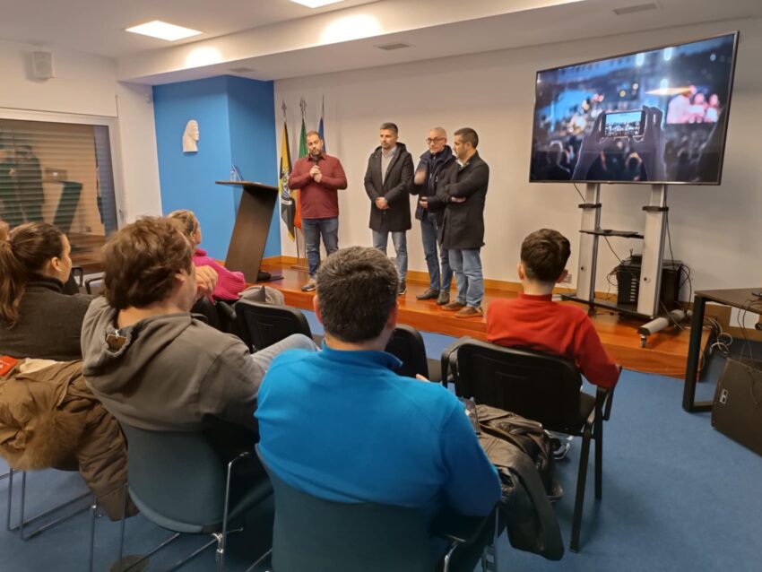 Apresentação da Associação de Expressão da Cultura Crista de Canelas